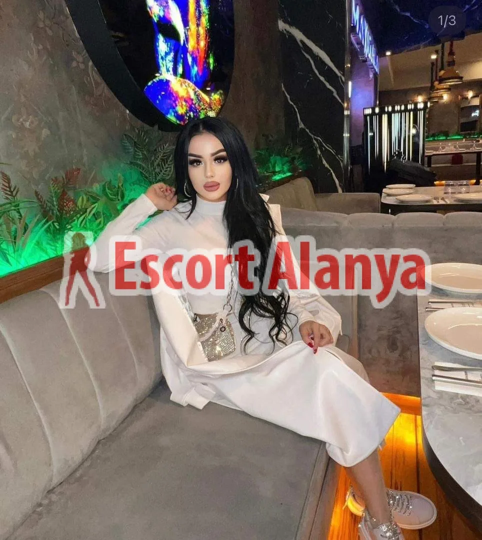 Geniş Kalçalı Esmer Alanya Yerli Escort Tuğba